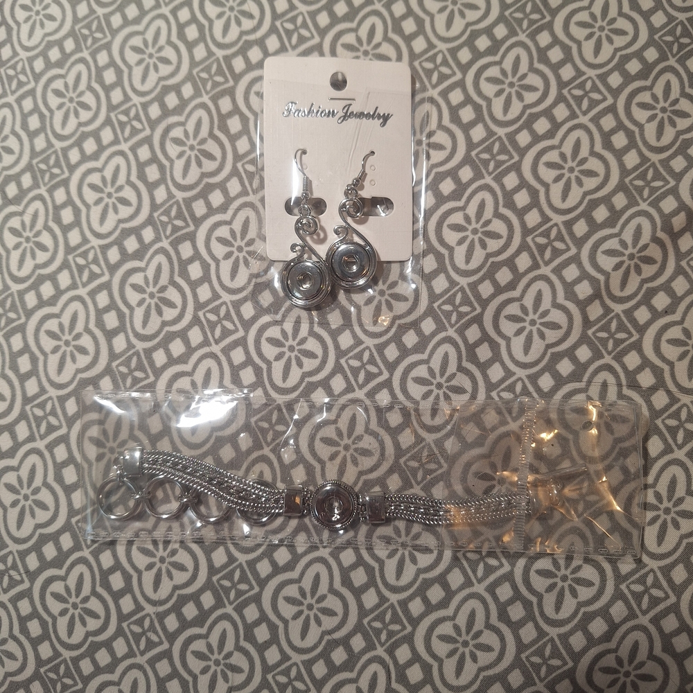 Silver Jewelry Set with Earrings and Bracelet